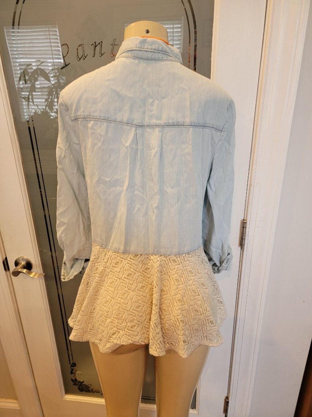 Holding Horses for Anthropologie lace hem tencel denim shirt roll tab - Picture 12 of 12